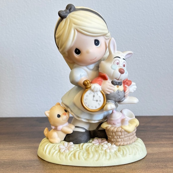 DISNEY Precious Moments ALICE WONDERLAND It’s Never To Late For Fun With Friends - Picture 2 of 11